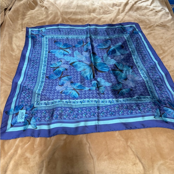 Sibo Costa Rica Elegant Blue Butterfly Scarf - Picture 2 of 3